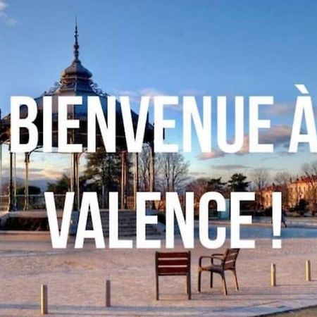 Agreable Appartement T2 Centre Ville Valence  Kültér fotó