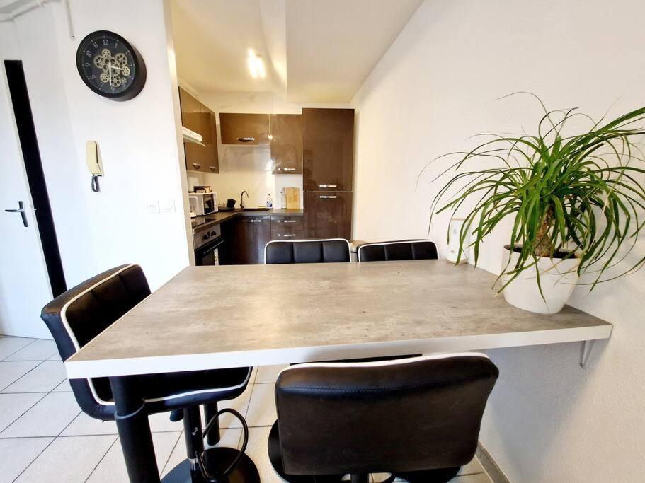 Agreable Appartement T2 Centre Ville Valence  Kültér fotó