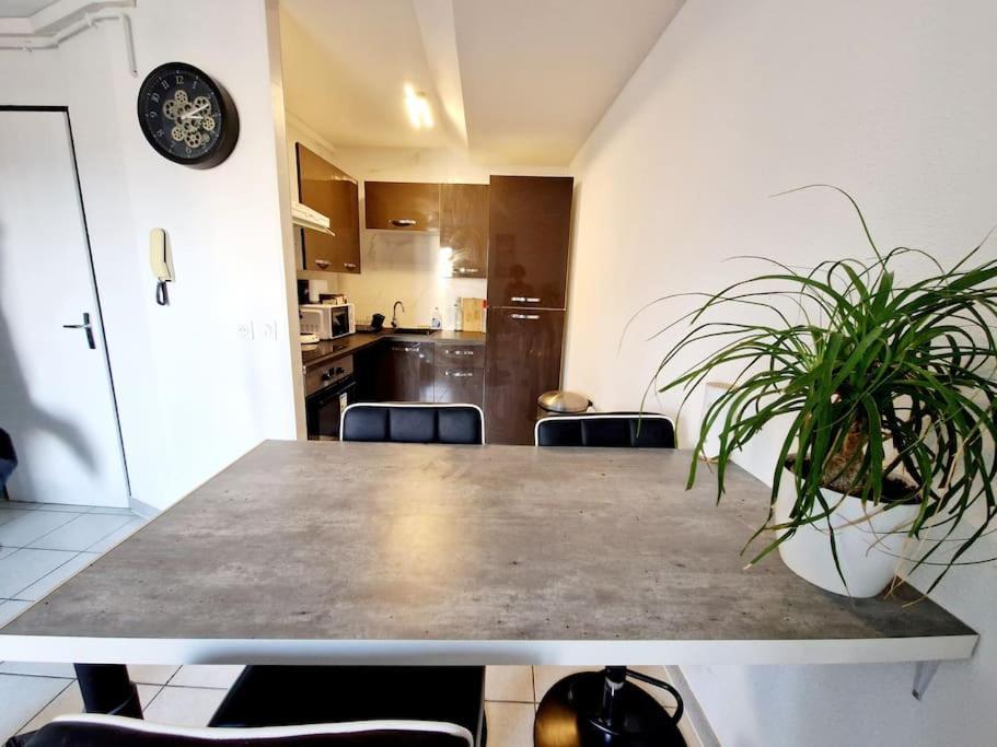 Agreable Appartement T2 Centre Ville Valence  Kültér fotó